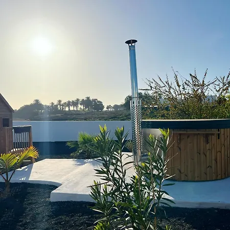 Emily Alpine Chic With Hot Tub And Ocean View By Lanzarote *
