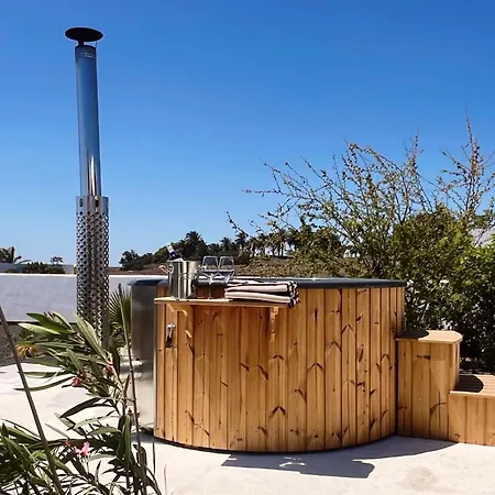 Emily Alpine Chic With Hot Tub And Ocean View By Lanzarote * Costa Teguise